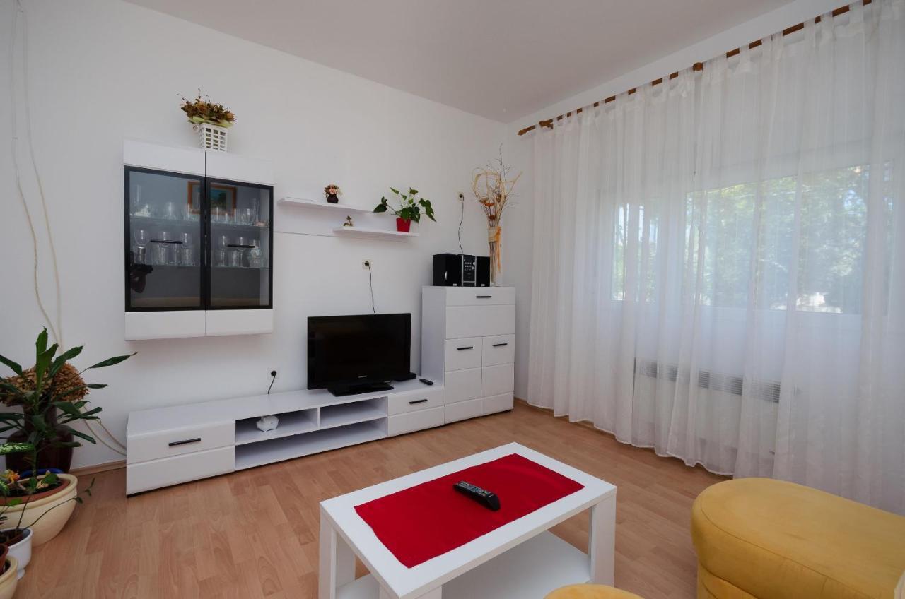 Apartment Ruza Lopar Ngoại thất bức ảnh