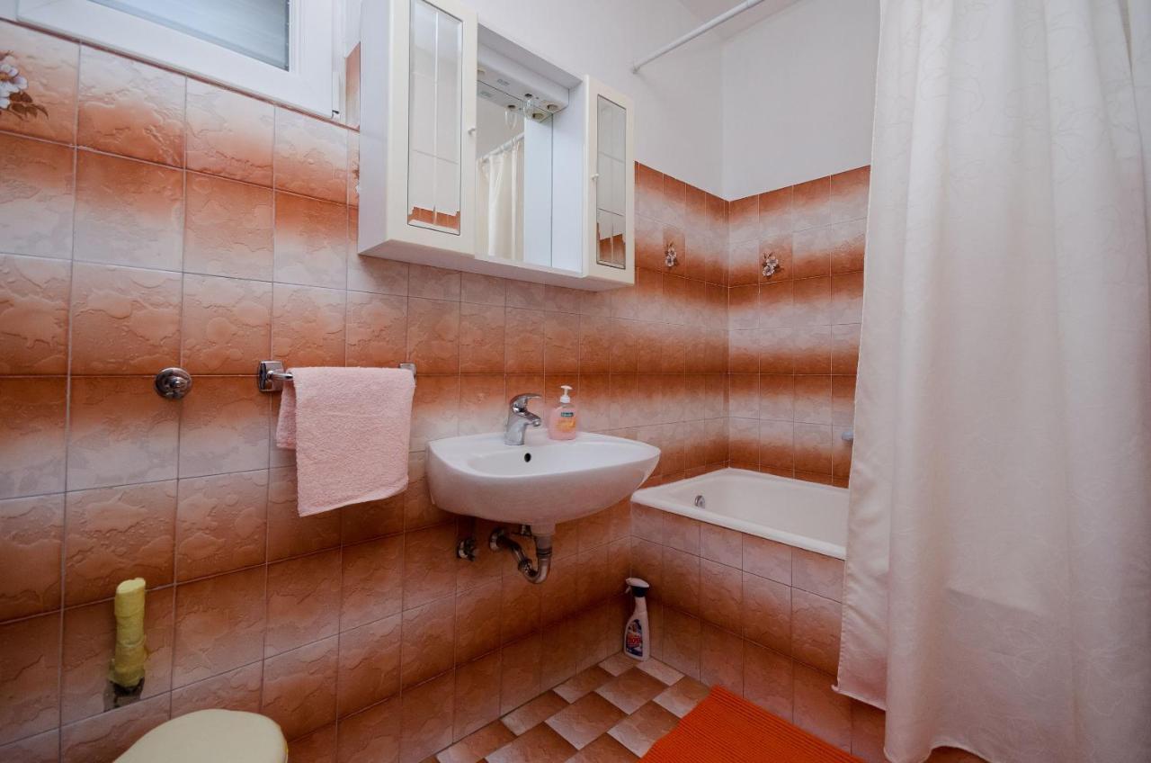 Apartment Ruza Lopar Ngoại thất bức ảnh